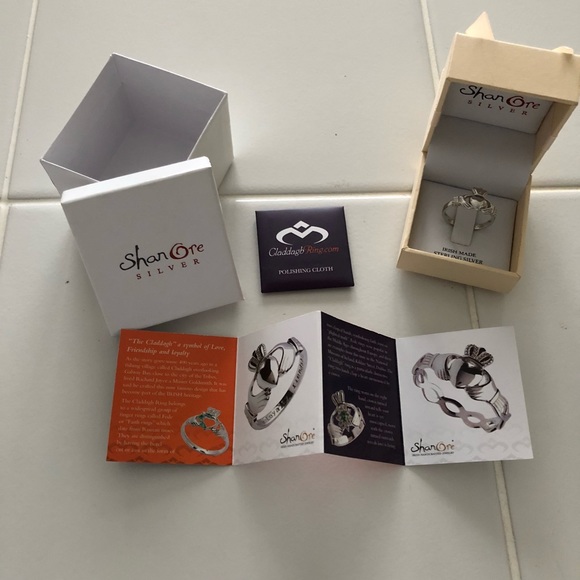 Shanore Jewelry - Claddagh ring... Irish silver